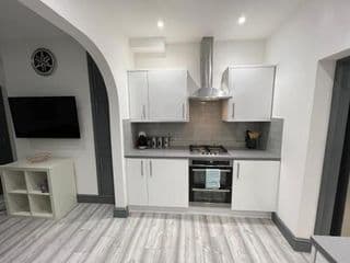 Rooms in lovely Victorian House - kitchen, bathroom for guest use only - Photo 20