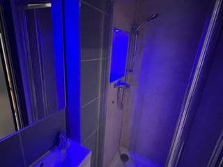Rooms in lovely Victorian House - kitchen, bathroom for guest use only - Photo 6