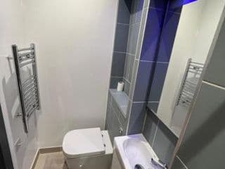 Rooms in lovely Victorian House - kitchen, bathroom for guest use only - Photo 10