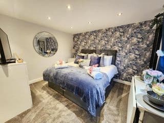 Home From Home The Den Colnbrook - Photo 3