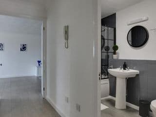 Entire home/flat perfect for contractors - Photo 14