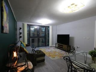 Stunning Top Floor Southside Apartment 2 BEDS PARKING WIFI NETFLIX - Photo 13