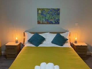 Stunning Top Floor Southside Apartment 2 BEDS PARKING WIFI NETFLIX - Photo 4