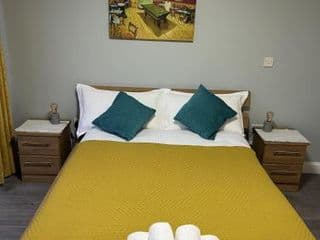Stunning Top Floor Southside Apartment 2 BEDS PARKING WIFI NETFLIX - Photo 10