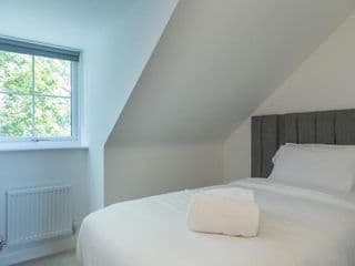 Pass the Keys Cheerful 4 Bed Central Townhouse Garden & Parking - Photo 11