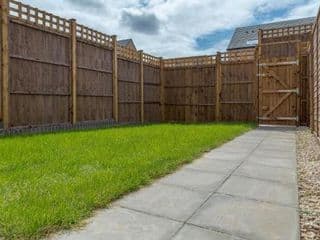 Pass the Keys Cheerful 4 Bed Central Townhouse Garden & Parking - Photo 13
