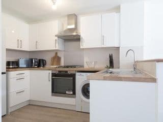 Pass the Keys Cheerful 4 Bed Central Townhouse Garden & Parking - Photo 16