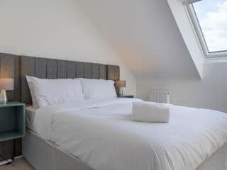 Pass the Keys Cheerful 4 Bed Central Townhouse Garden & Parking - Photo 10