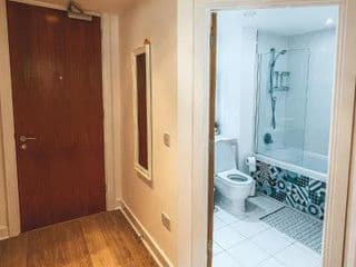 Modern, stylish Apt 1 min from New St Station - Photo 3