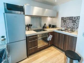 Modern, stylish Apt 1 min from New St Station - Photo 6