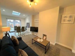 Arden House -Modern, Stylish 3-bed near Solihull, NEC, Resorts World, Airport,HS2 - Photo 21