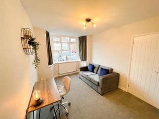 Arden House -Modern, Stylish 3-bed near Solihull, NEC, Resorts World, Airport,HS2 - Photo 5