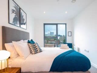 Luxe 1 Bedroom Comfy Apartment - City Centre - Photo 3