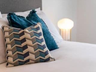 Luxe 1 Bedroom Comfy Apartment - City Centre - Photo 7