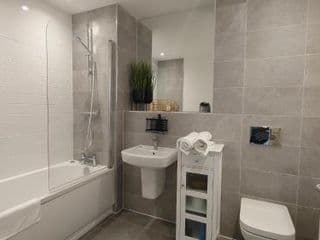 Treasured 1 Bedroom Jewellery Quarter Apartment - Photo 13