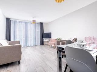 Fairytale 2 Bedroom Apartment City Centre Free Parking - Photo 16