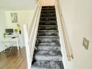 Mayfair Place - Cosy 3 Bedroom House with Free Parking - Photo 11