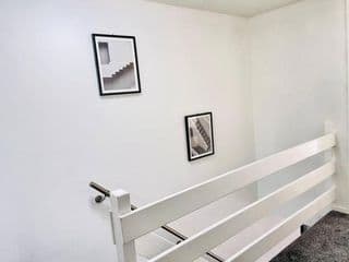 Mayfair Place - Cosy 3 Bedroom House with Free Parking - Photo 12