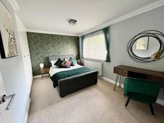 Modern Home, Close to the City Centre with Parking - Photo 4