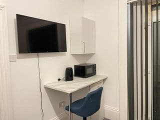 St Peter's Shared House - Photo 2