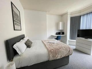 St Peter's Shared House - Photo 12