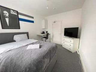 St Peter's Shared House - Photo 14