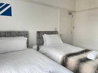 St Peter's Shared House - Photo 21