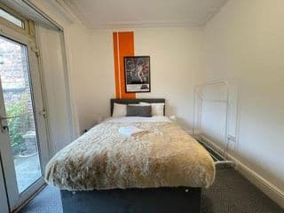 St Peter's Shared House - Photo 4