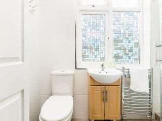 Beautiful 6 bedroom house for 15 guests next to Edgbaston Stadium - Photo 11