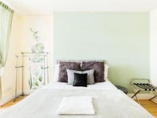 Beautiful 6 bedroom house for 15 guests next to Edgbaston Stadium - Photo 23