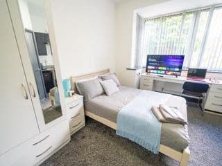Lovely Studio close to city and UOB for Short term stays with 50ich TV's and WIFI! - Photo 20