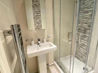 Swanky 2 BDR Apt/Jewellery Quarters/Free Parking - Photo 12