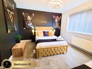Requin Holiday Home Luxury 4 Bedroom, City Centre
