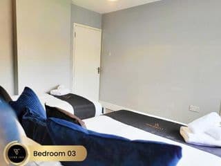 Requin Holiday Home Luxury 4 Bedroom, City Centre - Photo 15
