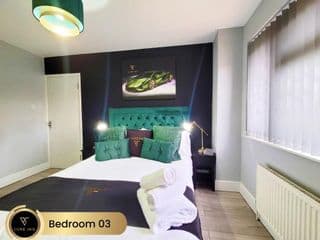Requin Holiday Home Luxury 4 Bedroom, City Centre - Photo 16