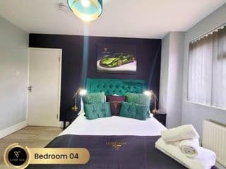 Requin Holiday Home Luxury 4 Bedroom, City Centre - Photo 20