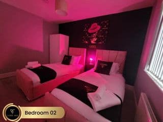 Requin Holiday Home Luxury 4 Bedroom, City Centre - Photo 3