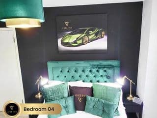 Requin Holiday Home Luxury 4 Bedroom, City Centre - Photo 8
