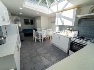 Spacious studios with free fast WIFI and 50inch SMART TV's next to UOB and 10min drive to the City!