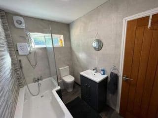 Cosy, Modern Home Near BHX, NEC and City Centre - Photo 17