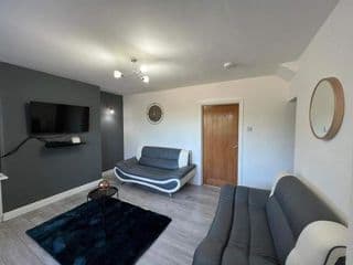 Cosy, Modern Home Near BHX, NEC and City Centre - Photo 5