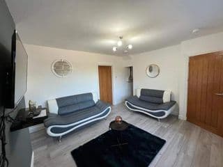 Cosy, Modern Home Near BHX, NEC and City Centre - Photo 7