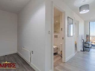 Stylish 2 Bed Apartment on Broad Street! - Photo 16