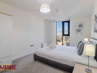 Stylish 2 Bed Apartment on Broad Street! - Photo 7