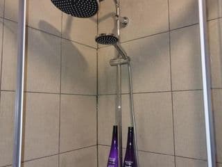 The Purple Apartment - Free Wi-Fi & Netflix- Free Parking - Entire Apartment - Photo 13