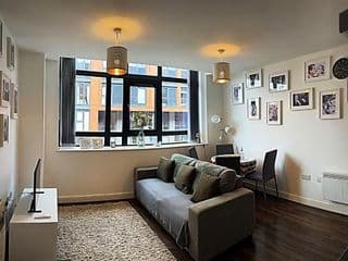 Cotton Apartment Chinatown Central Stay - Photo 6
