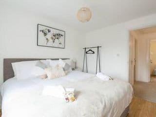 Stylish 2-bed home - For Company contractor and Leisure stays - NEC, Airport, HS2, Contractors, Resort World - Photo 3