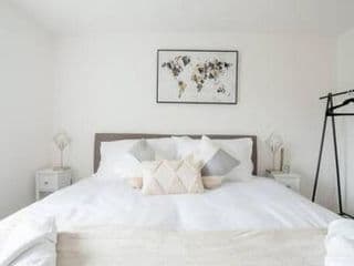 Stylish 2-bed home - For Company contractor and Leisure stays - NEC, Airport, HS2, Contractors, Resort World - Photo 8