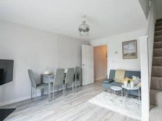 Stylish 2-bed home - For Company contractor and Leisure stays - NEC, Airport, HS2, Contractors, Resort World - Photo 9