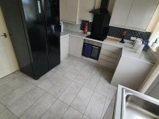 Spacious 3-bedroom home in Birmingham with driveway parking - Photo 16